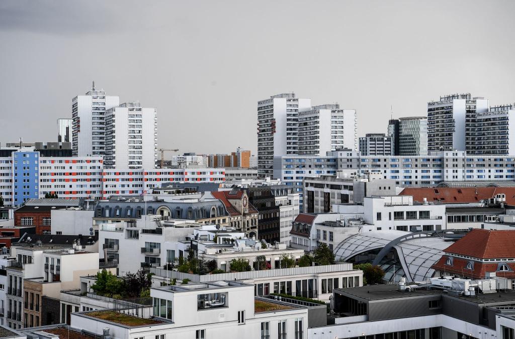 Vor allem in Großstädten wie hier in Berlin rutscht man leicht über die im Bürgergeld gestattete Miethöhe. (Archivbild) - Foto: Britta Pedersen/dpa-Zentralbild/dpa