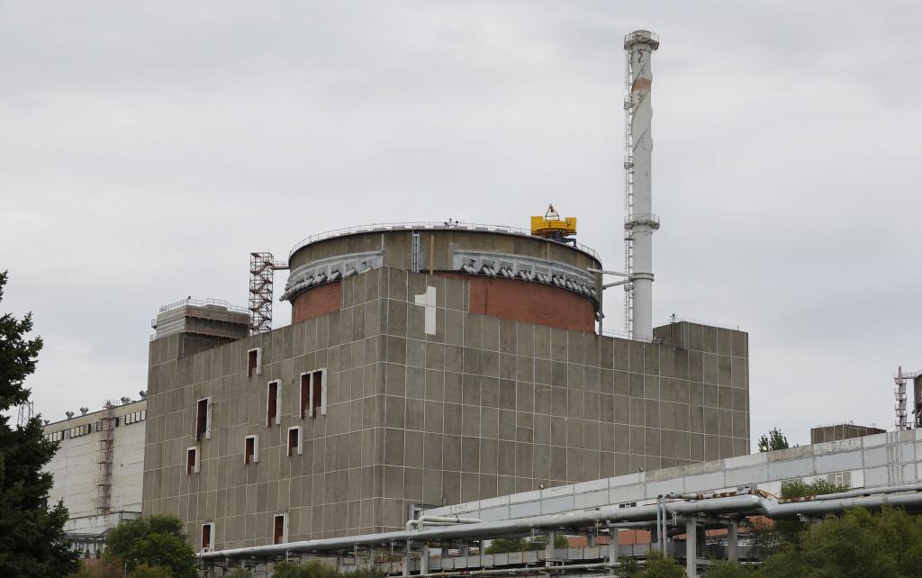 Immer wieder im Visier der Kriegsgegner: Das Atomkraftwerk Saporischschja in der Südukraine. (Archivbild) - Foto: Victor/Xinhua/dpa