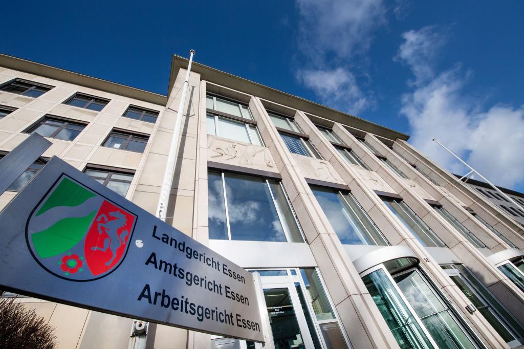 Das Landgericht Essen: Hier wird gegen die vier Jugendlichen verhandelt. (Symbolbild) - Foto: Bernd Thissen/dpa