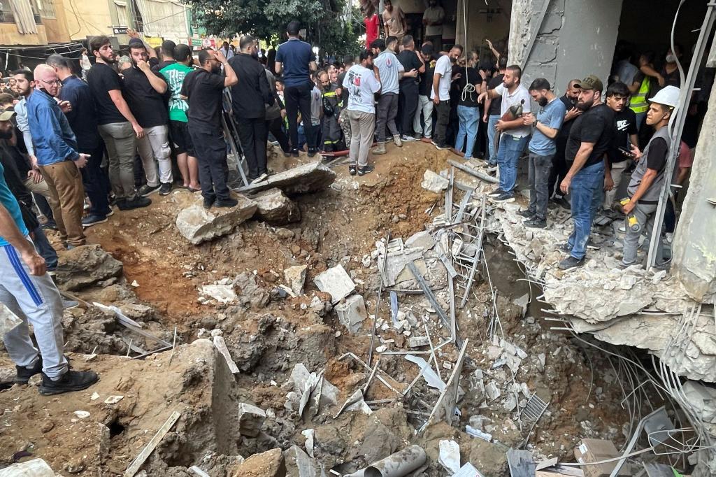 Israelische Kampfflieger griffen ein Ziel in Vororten Beiruts an. - Foto: Bilal Hussein/AP