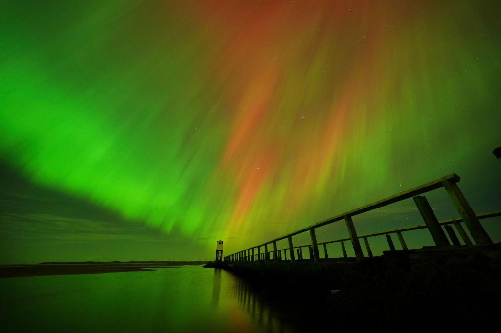 Je weiter nördlich, desto höher sind die Chancen auf Polarlichter. (Archivbild) - Foto: Owen Humphreys/PA Wire/dpa