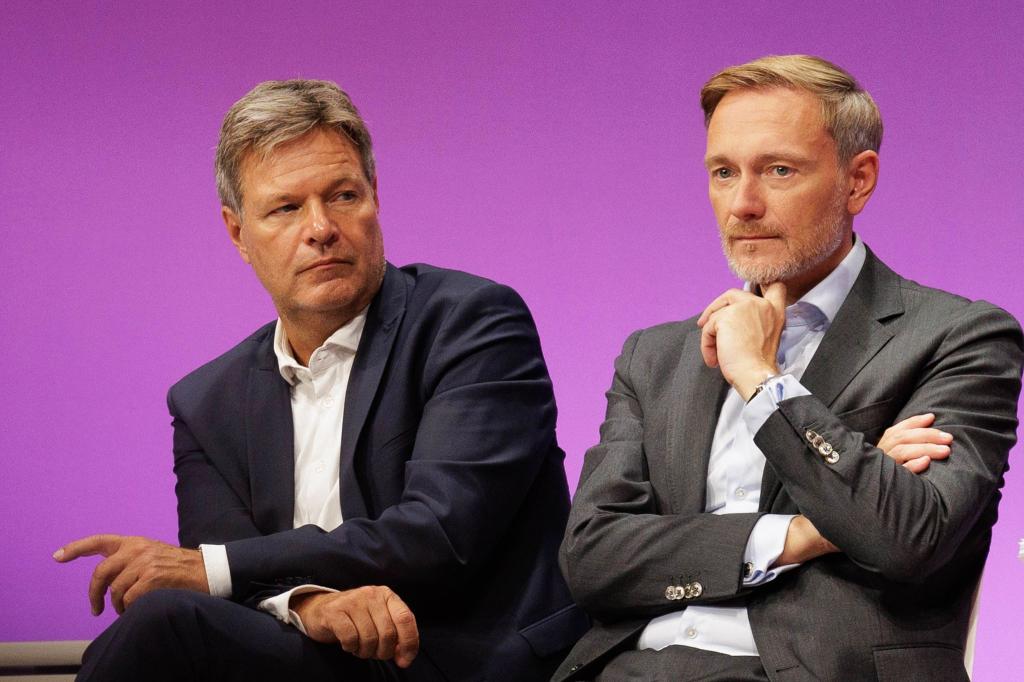 Zwist über die Wirtschaftspolitik: Minister Habeck und Lindner - Foto: Carsten Koall/dpa