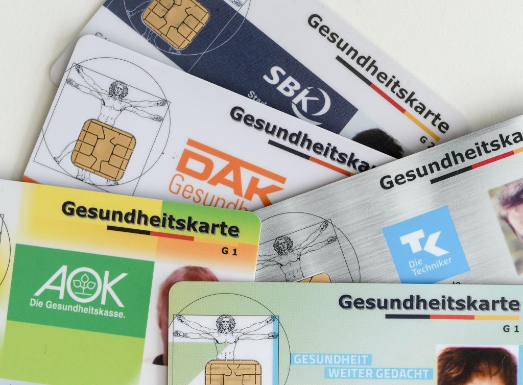 Viele bekommen zurzeit Post von ihrer Krankenkasse mit Informationen zur elektronischen Patientenakte. (Symbolbild) - Foto: Jens Kalaene/dpa