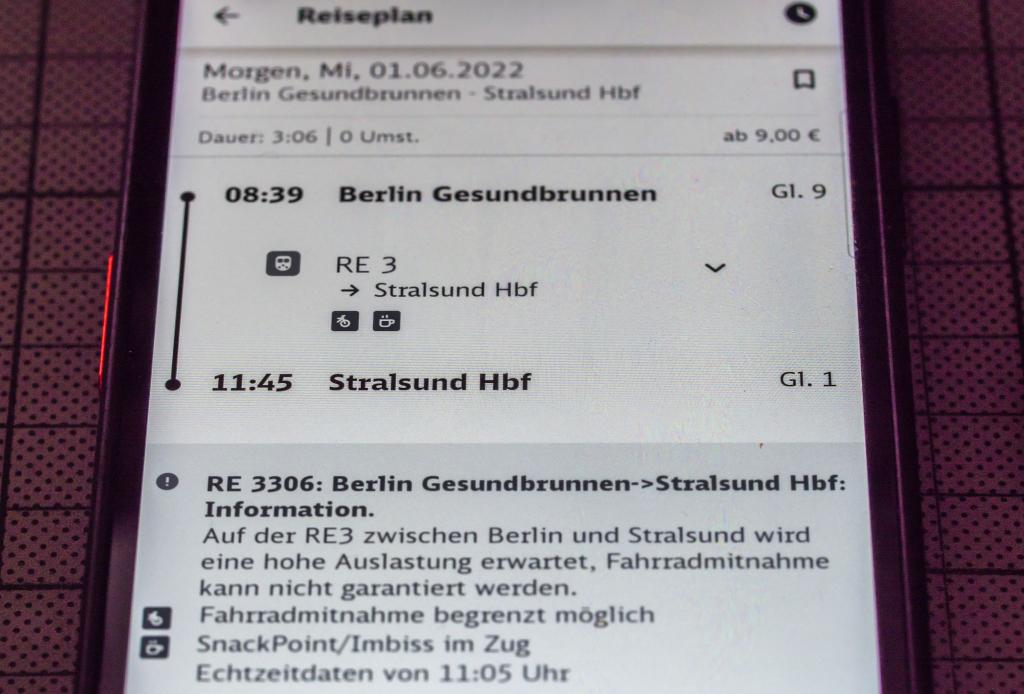 Derzeit gestört: Die Bahn-Buchungsapp DB Navigator. (Archivbild) - Foto: Georg Hilgemann/dpa-Zentralbild/dpa