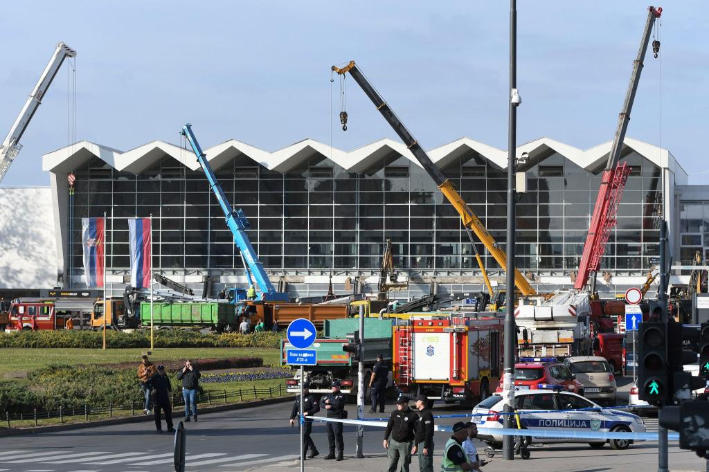 Der Einsturz des Bahnhofsvordachs in Novi Sad forderte mindestens acht Menschenleben (Foto aktuell). - Foto: Uncredited/AP