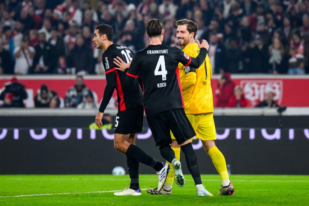 Die Eintracht kann sich nach dem gehaltenen Strafstoß bei Kevin Trapp bedanken. - Foto: Tom Weller/dpa