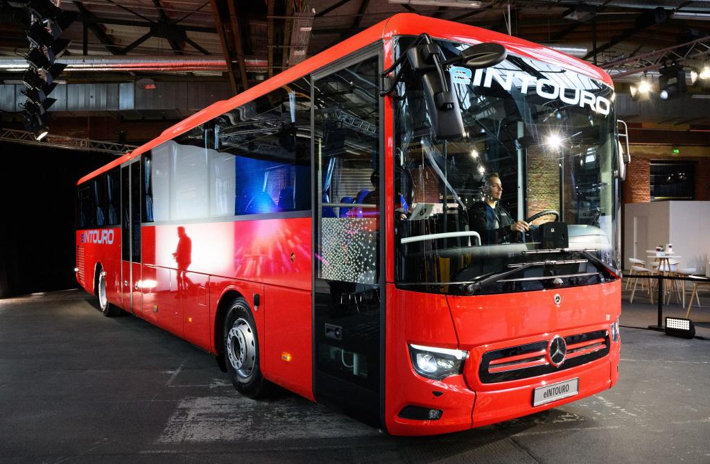  Der «Mercedes-Benz eIntouro» soll ab 2026 an Kunden ausgeliefert werden. - Foto: Bernd von Jutrczenka/dpa