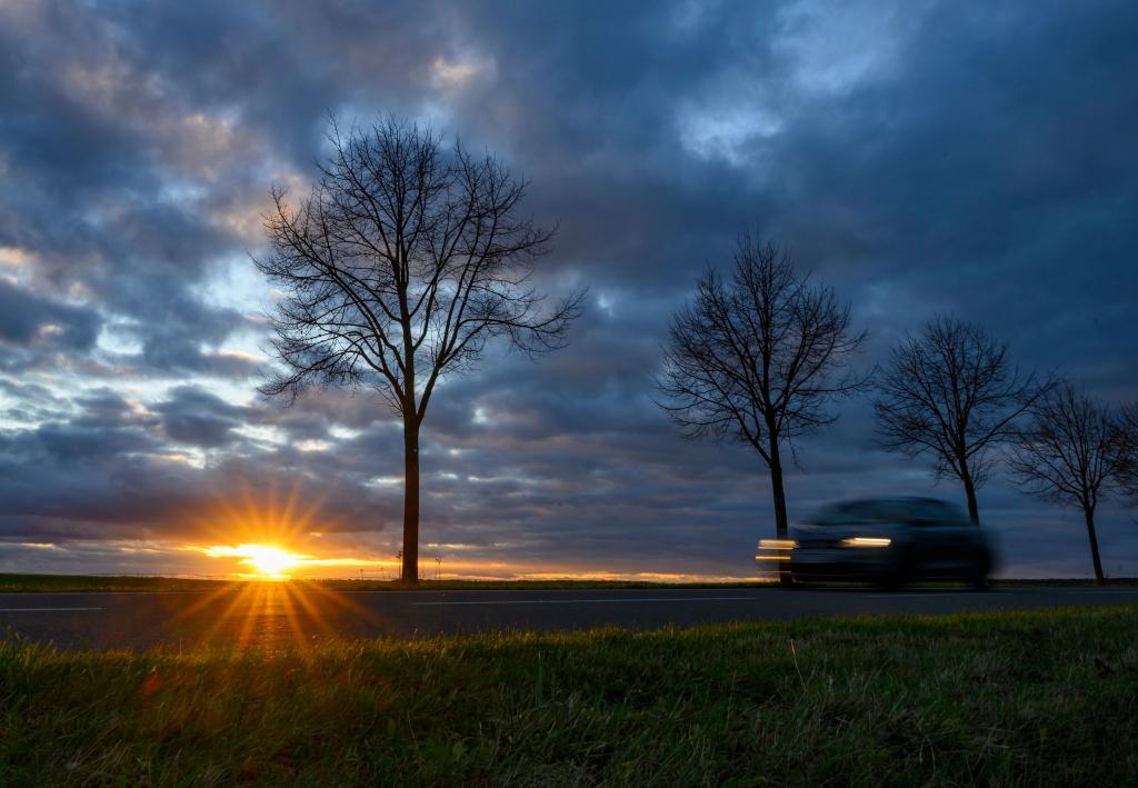 Sonnenuntergang in Brandenburg - Foto: Patrick Pleul/dpa