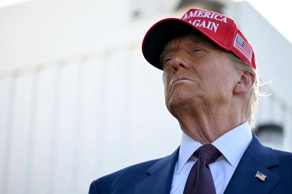 Fox News wird eine zentrale Rolle in Trumps Alltag nachgesagt - und bei seiner Personalwahl. - Foto: Brandon Bell/Getty Images North America Pool via AP/dpa