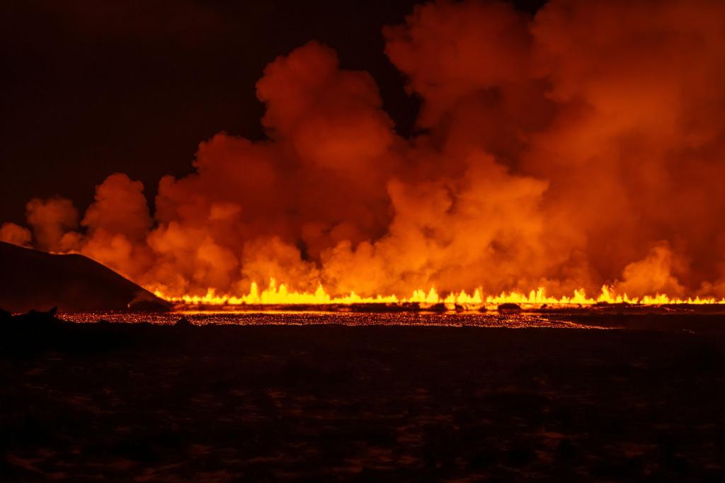 Vulkanausbruch auf der Halbinsel Reykjanes in Island. - Foto: Marco di Marco/AP/dpa