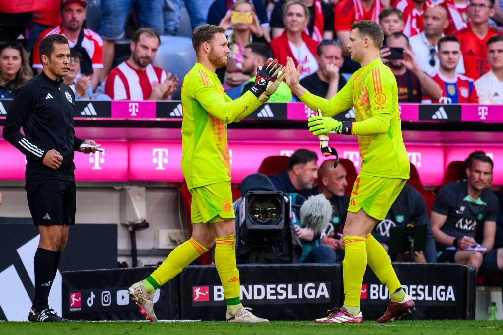 Daniel Peretz (l) durfte schon einmal Manuel Neuer (r) im Bayern-Tor ablösen. - Foto: Tom Weller/dpa