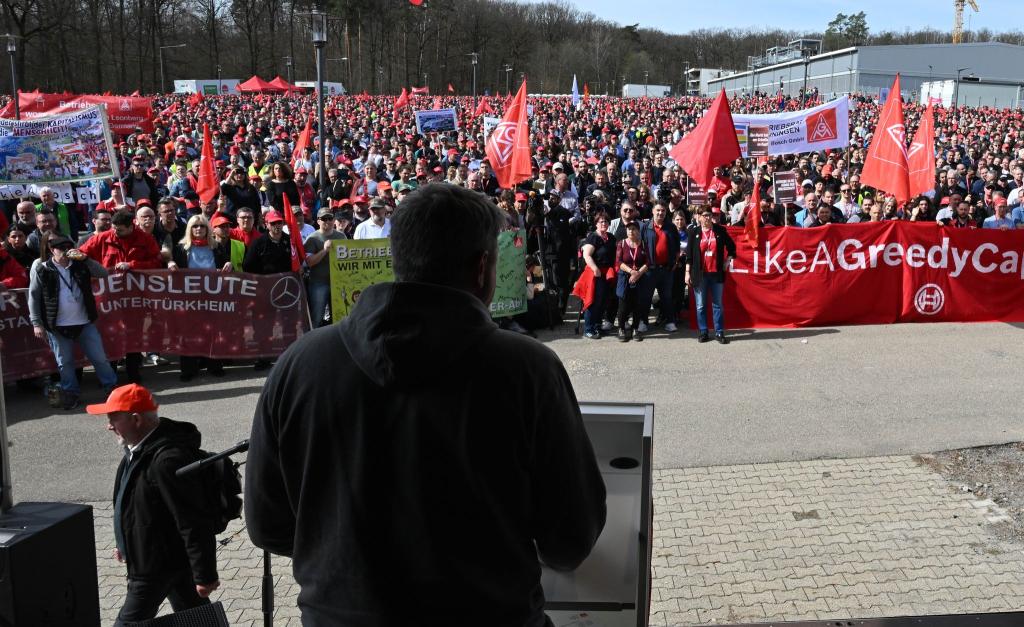 Bosch verkürzt die Arbeitszeit. (Archivbild) - Foto: Bernd Weißbrod/dpa