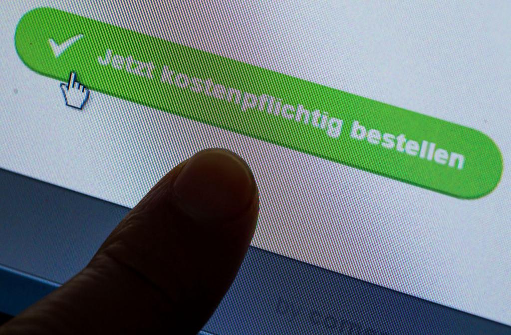 Online-Shopping immer beliebter (Symbolbild) - Foto: Jens Büttner/dpa