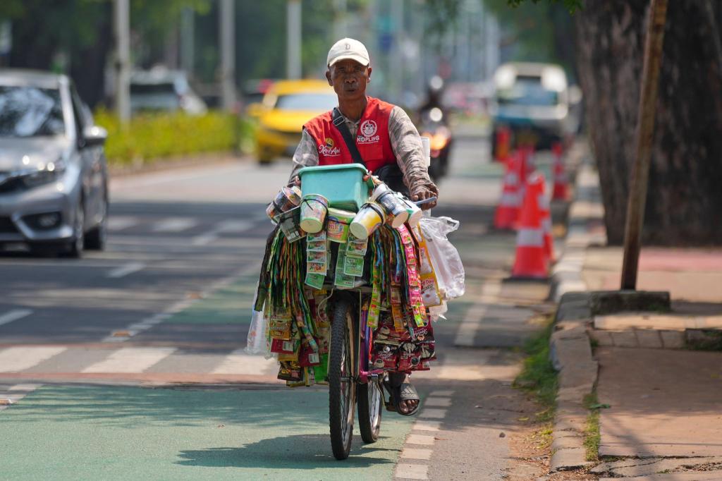 In Jakarta gibt es immer und überall Kaffee - das «Starling»-Konzept boomt. - Foto: Tatan Syuflana/AP