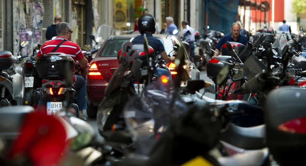 Jeder fünfte Motorradfahrer in Griechenland ist ohne Helm unterwegs. (Foto-Archiv) - Foto: picture alliance / dpa