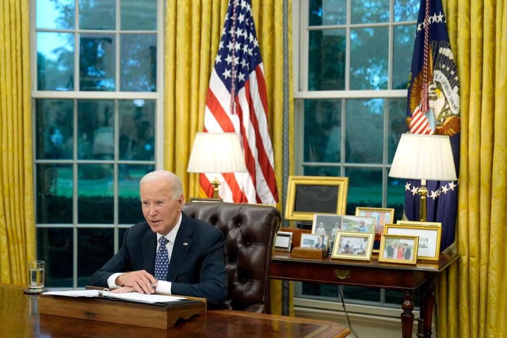 US-Präsident Joe Biden im Oval Office. (Archivbild) - Foto: Mark Schiefelbein/AP/dpa