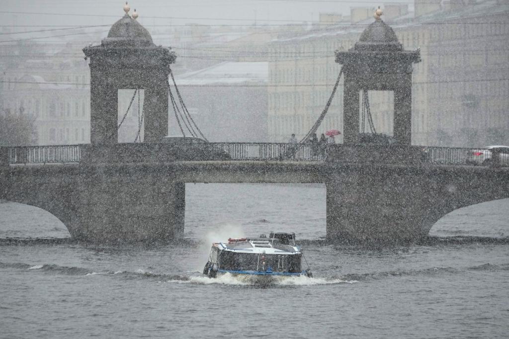 Die Millionenmetropole St. Petersburg galt lange als eine der Hauptstädte des Verbrechens in Russland. (Archivbild) - Foto: Dmitri Lovetsky/AP/dpa