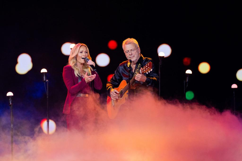 Sängerin Helene Fischer und Sänger Reinhard Mey. - Foto: Rolf Vennenbernd/dpa