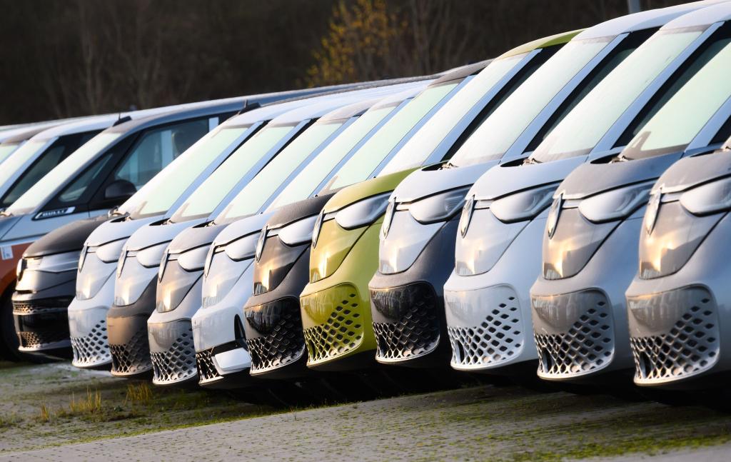 Sicherheitslücke geschlossen: Laut VW-Konzern besteht für Kunden «keinerlei Handlungsbedarf». (Archivbild) - Foto: Julian Stratenschulte/dpa