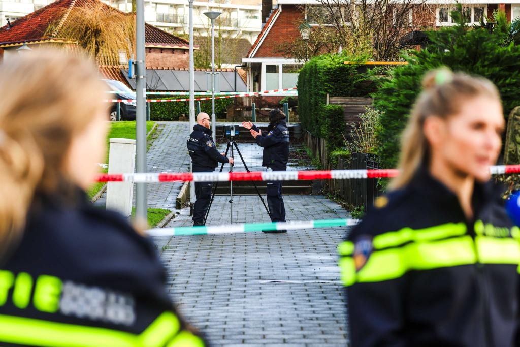 Für Hinweise zur Ergreifung des Todesschützen von Rotterdam haben die Behörden eine Belohnung von 30.000 Euro ausgesetzt. - Foto: JEFFREY GROENEWEG/ANP/dpa