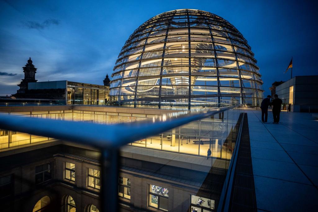 Tausende Lobbyisten sind im Bundestag registriert. (Archivbild) - Foto: Michael Kappeler/dpa