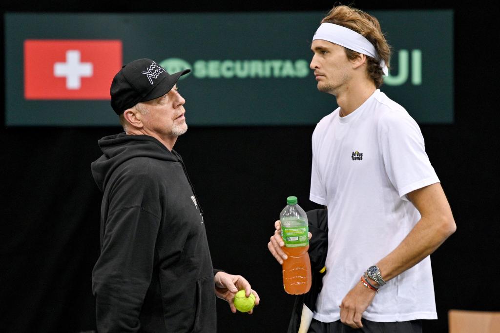 Boris Becker sieht den Druck auf Alexander Zverev steigen. - Foto: Harald Tittel/dpa