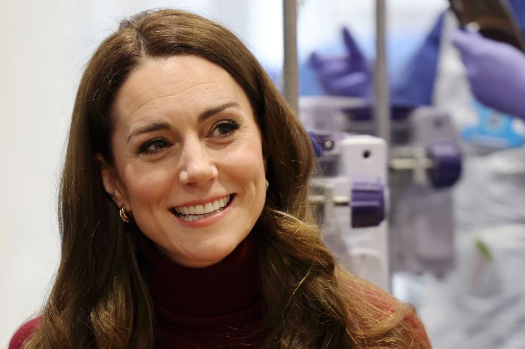 Am Dienstag besuchte Kate ein Londoner Krankenhaus, in dem sie auch selbst behandelt worden war. - Foto: Chris Jackson/PA Wire/dpa