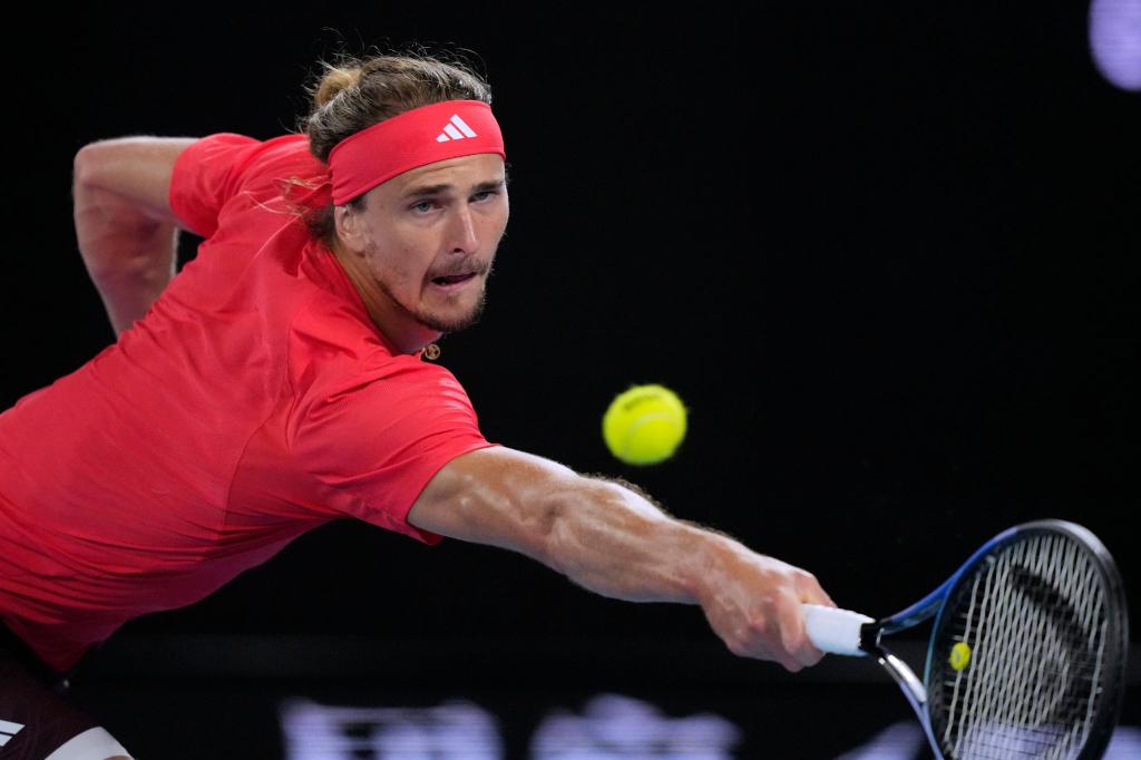 Mit vollem Fokus in die dritte Runde der Australian Open: Alexander Zverev. - Foto: Vincent Thian/AP/dpa