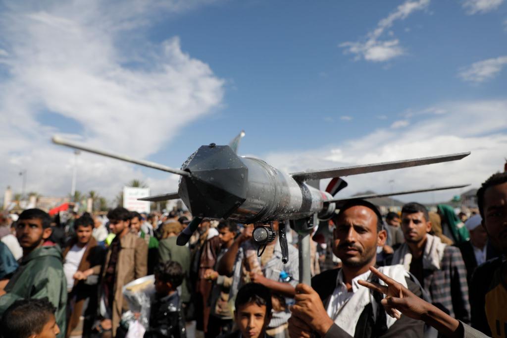 Die Huthi-Miliz greift immer wieder Ziele in Israel mit Raketen und Drohnen an. (Archivbild) - Foto: Osamah Abdulrahman/AP/dpa