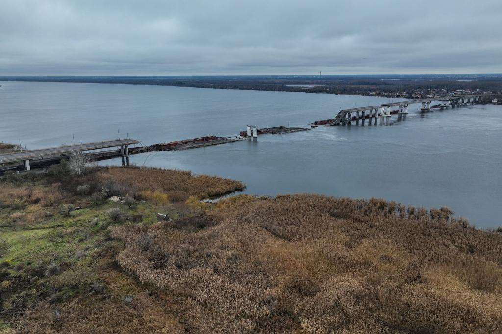 Der Fluss Dnipro bildet im südukrainischen Gebiet Cherson seit November 2022 die Frontlinie zwischen russischen und ukrainischen Truppen. (Archivbild) - Foto: Bernat Armangue/AP/dpa