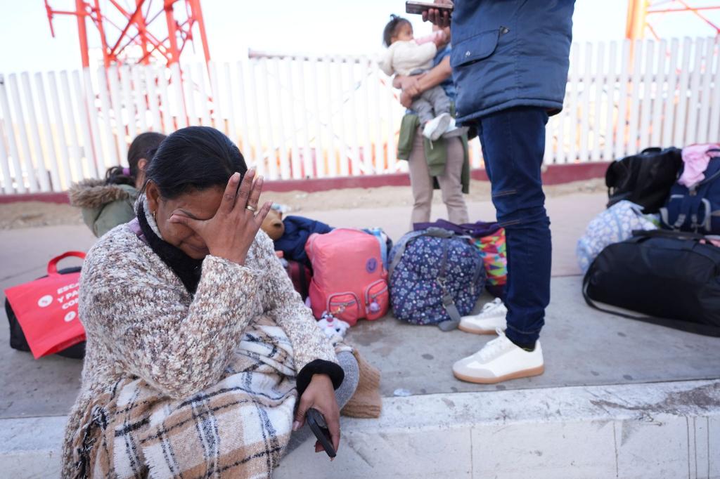 Maria Mercado aus Kolumbien hätte am Montag einen Asyl-Termin gehabt. Er wurde abgesagt - kurz nach Trumps Vereidigung. - Foto: Gregory Bull/AP/dpa