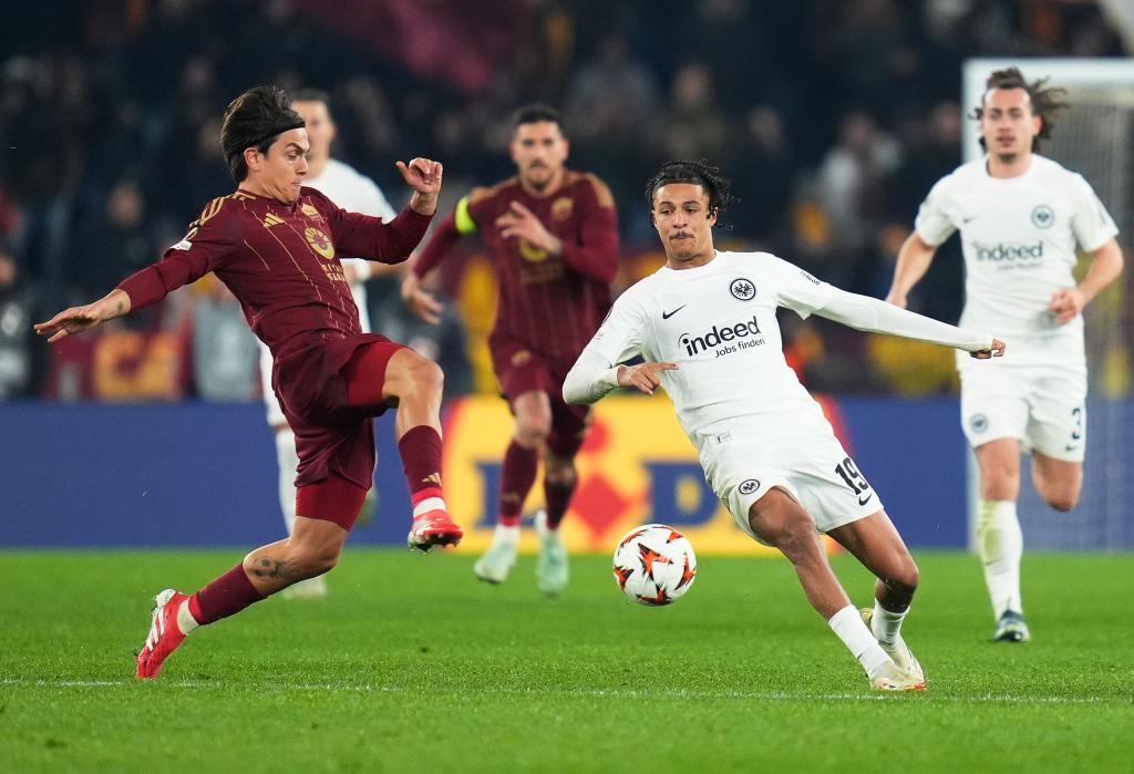 Trotz Niederlage bei AS Rom steht Eintracht Frankfurt im Achtelfinale der Europa League. - Foto: Giuseppe Maffia/dpa