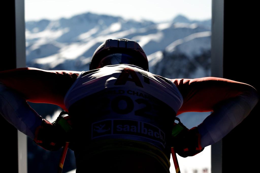 Ski-WM: Odermatt startet ins Abfahrtstraining der Herren - Foto: Gabriele Facciotti/AP/dpa