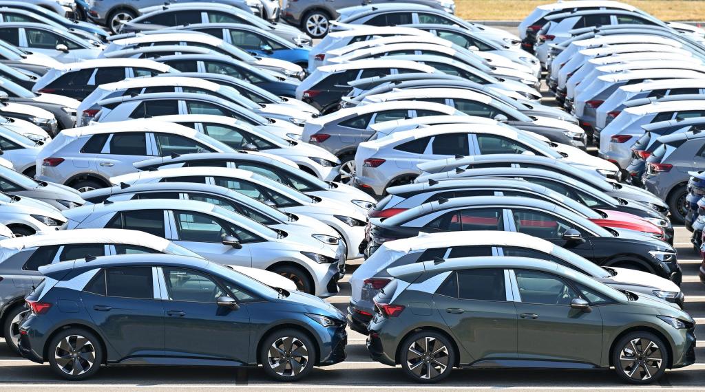 Das deutliche Plus bei Elektroautos kommt für Experten nicht ganz überraschend. (Archivbild) - Foto: Hendrik Schmidt/dpa