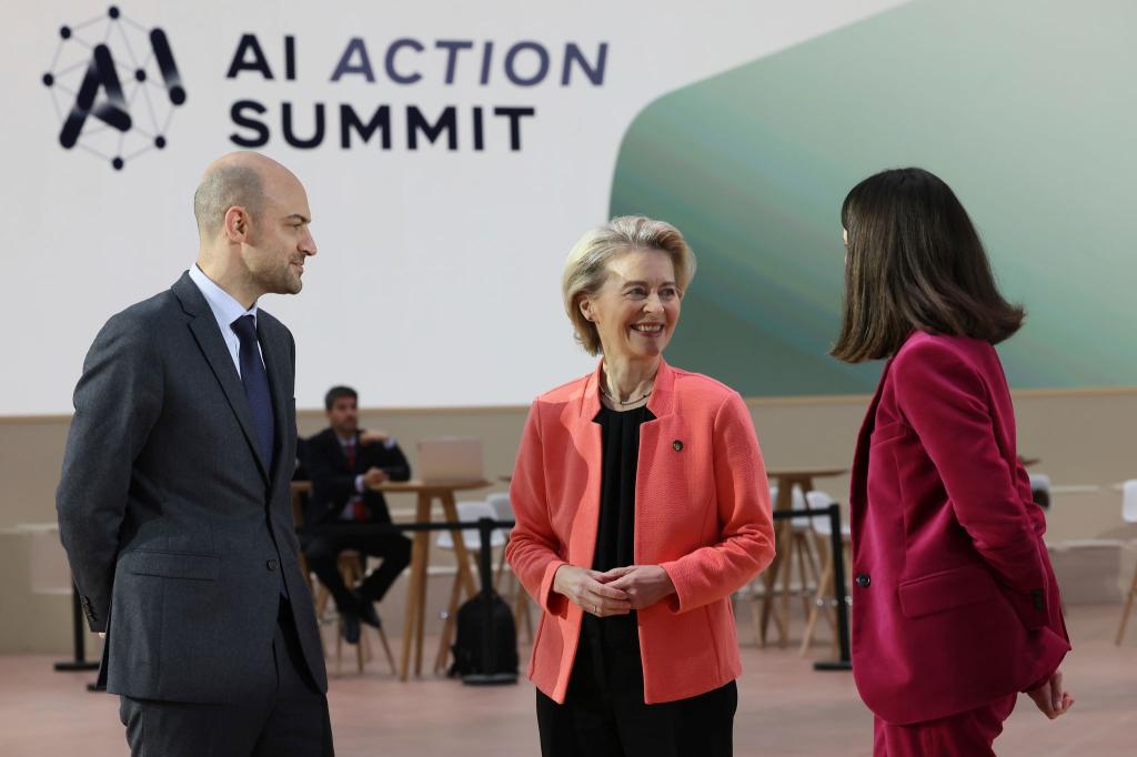 EU-Kommissionschefin von der Leyen hat Milliardeninvestitionen in KI angekündigt. - Foto: Thomas Padilla/AP/dpa