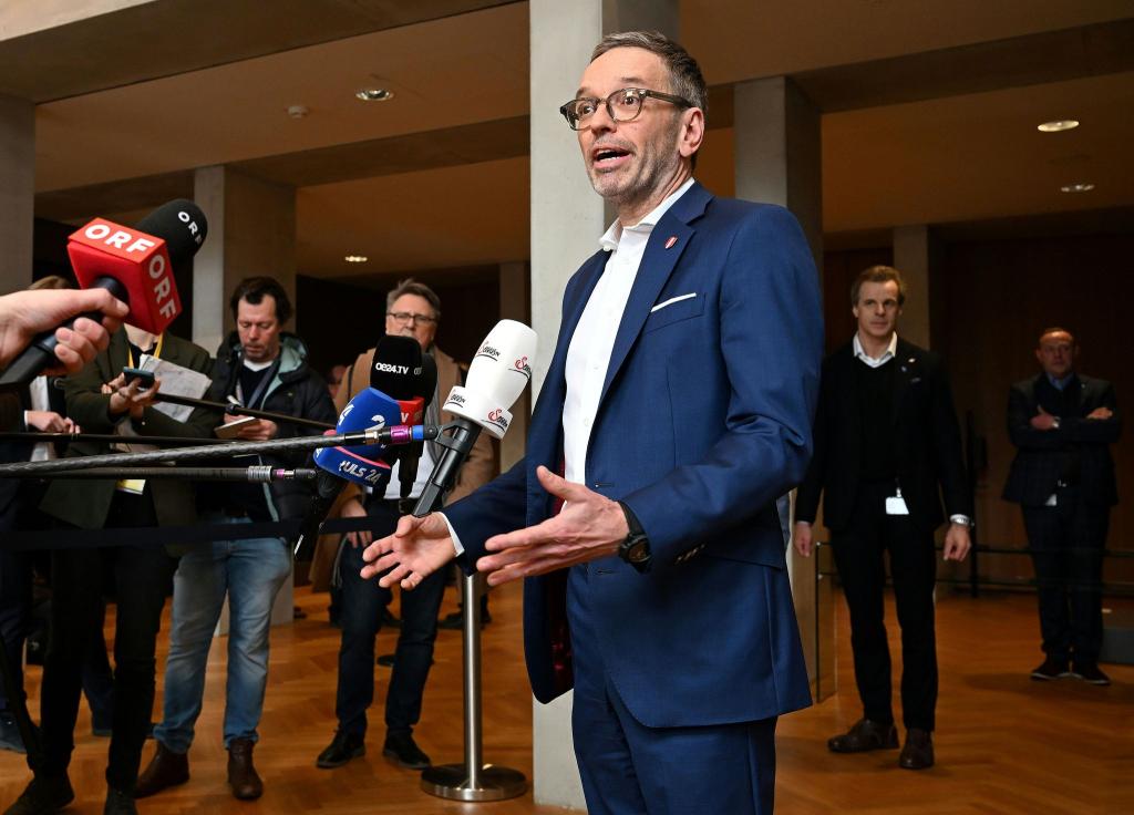 Kickl sieht die Schuld für die Gesprächsblockade bei den Konservativen. (Archivbild) - Foto: Helmut Fohringer/APA/dpa