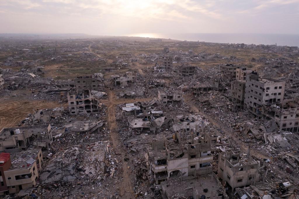 Israel droht der islamistischen Hamas mit weiterem Krieg, wenn die Gaza-Geiseln nicht freigelassen werden. (Archivbild) - Foto: Mohamamd Abu Samra/AP/dpa