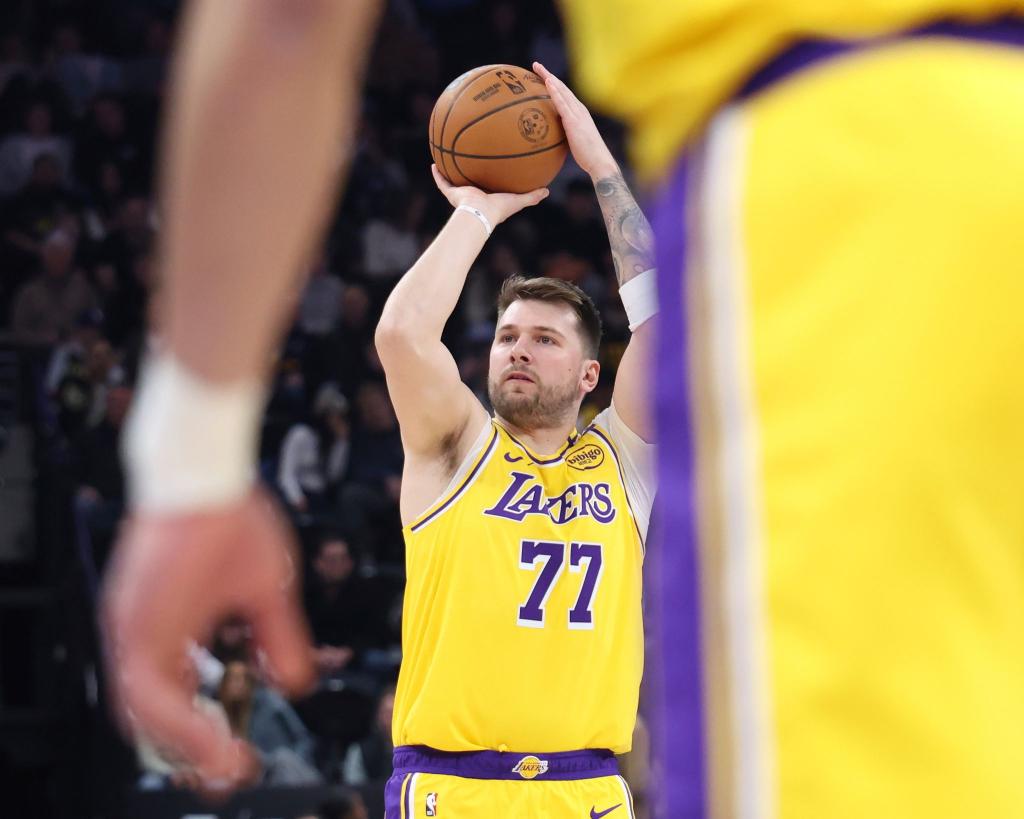 Muss bei den Lakers erst noch richtig ankommen: NBA-Star Luka Doncic. - Foto: Rob Gray/AP/dpa