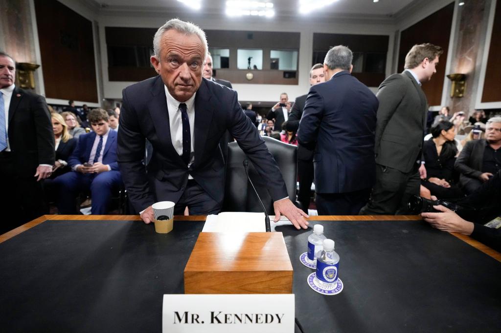  Robert F. Kennedy Jr. wird Gesundheitsminister in der Regierung von US-Präsident Donald Trump. (Archivbild) - Foto: Ben Curtis/AP/dpa