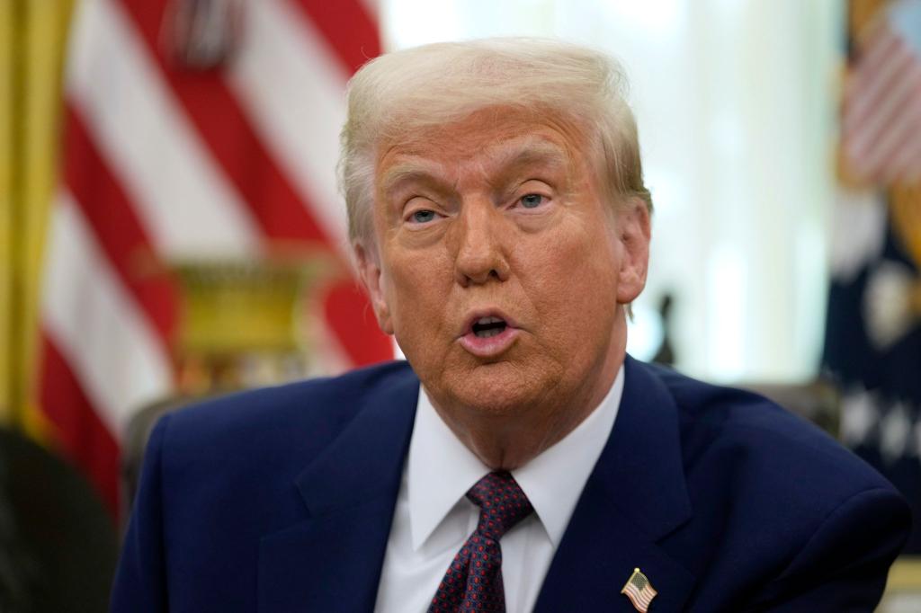 Donald Trump will sich mit den Präsidenten von Russland und China zu Gesprächen über nukleare Absrütung zusammensetzen. - Foto: Ben Curtis/AP/dpa