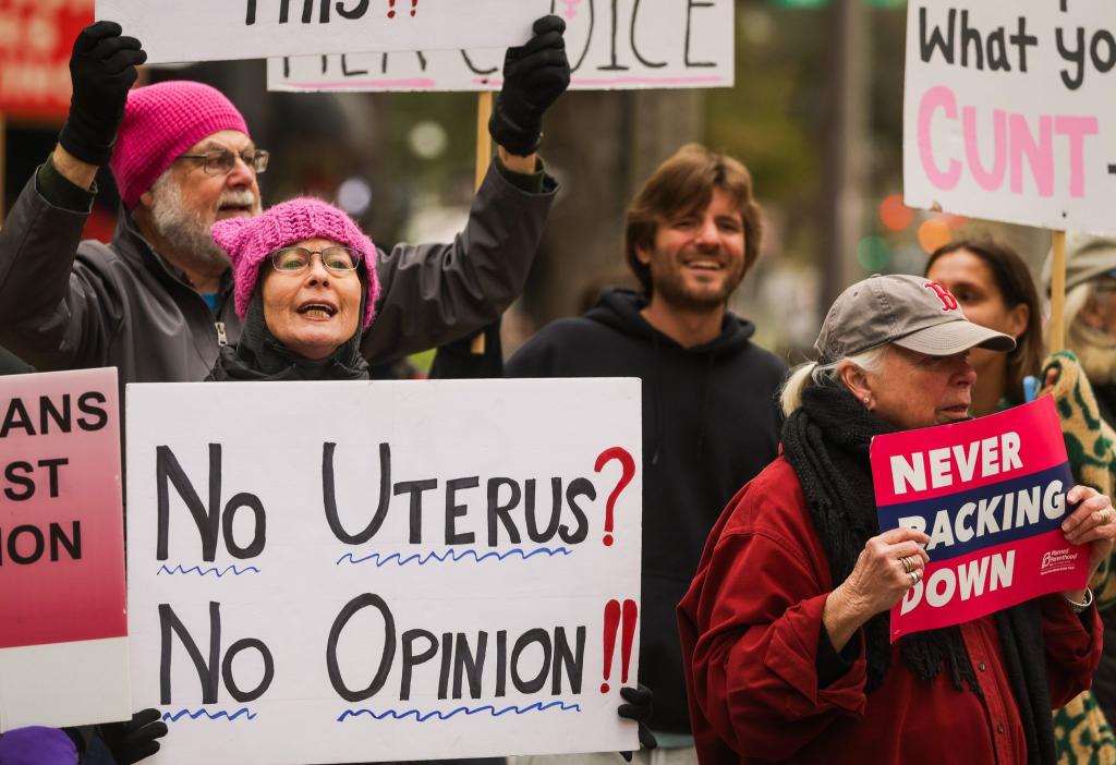 «Keine Gebärmutter? Keine Meinung!» - Proteste in Florida gegen strenge Abtreibungsgesetze. (Archivbild) - Foto: Dirk Shadd/Tampa Bay Times/ZUMA Press Wire/dpa