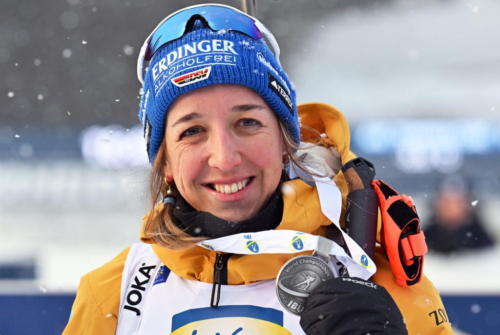 Franziska Preuß hat die nächste Medaille gewonnen. - Foto: Martin Schutt/dpa