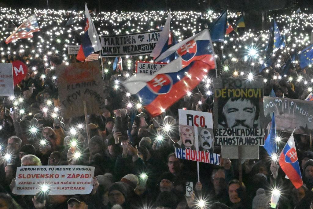 Eine Hauptforderung der Demonstranten war der Rücktritt von Ministerpräsident Fico. - Foto: álek Václav/CTK/dpa