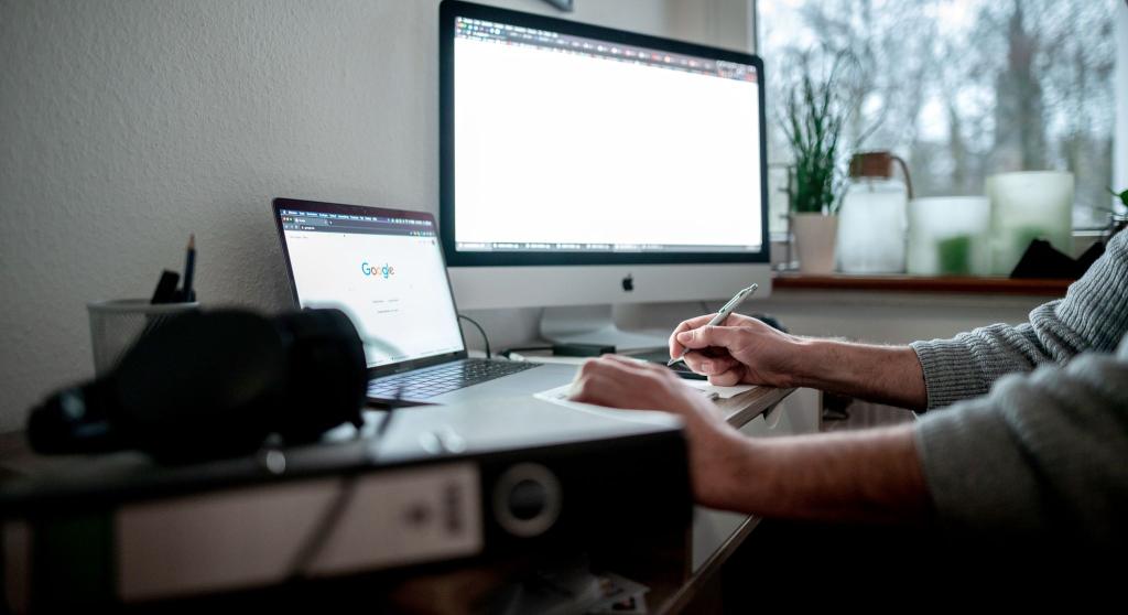 Die Arbeit im Homeoffice erleichtert es Beschäftigten, Beruf und Privatleben zu vereinbaren. - Foto: Fabian Strauch/dpa/dpa-tmn