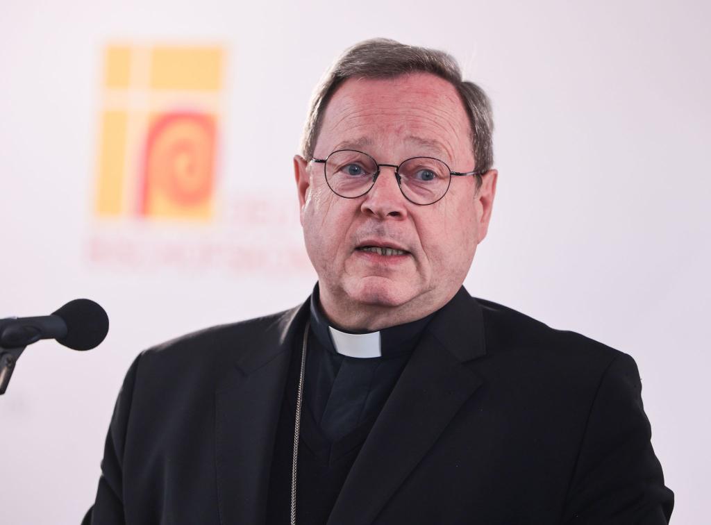 Die katholische Kirche will nach den Worten von Bischof Georg Bätzing auch weiterhin politisch Stellung nehmen. - Foto: Oliver Berg/dpa