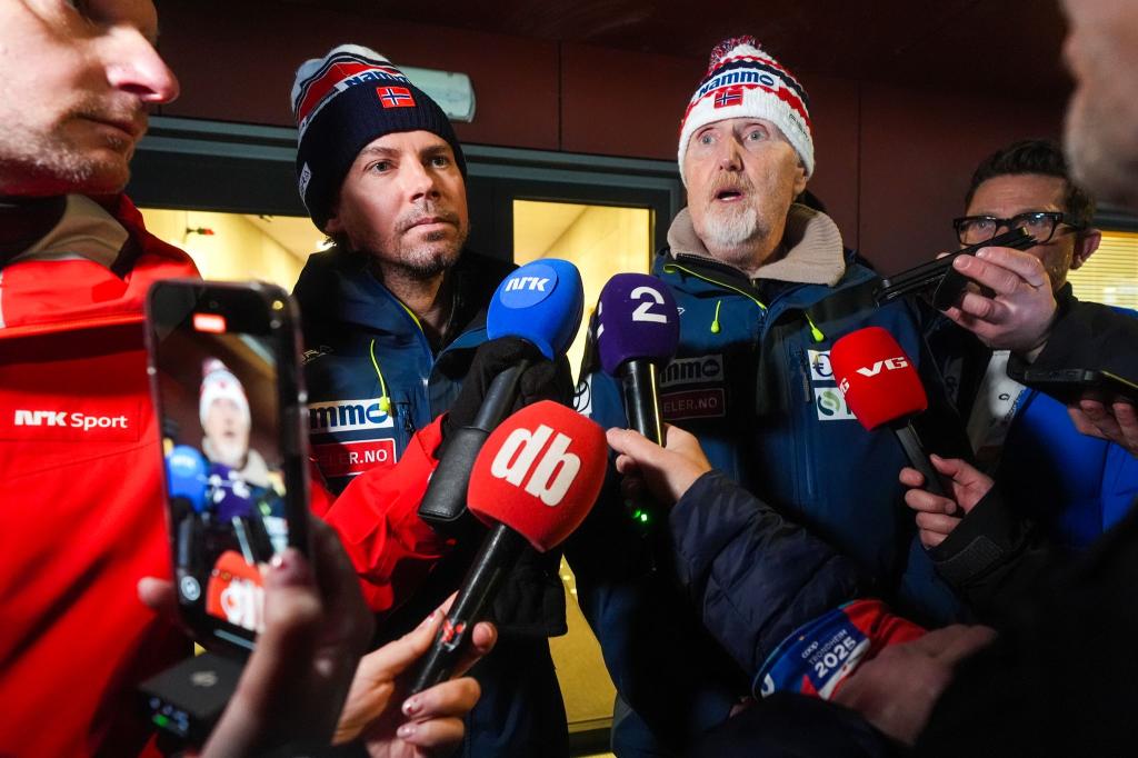 Sprechen in Trondheim: Trainer Brevig und Sportdirektor Aalbu. - Foto: Terje Pedersen/NTB/dpa