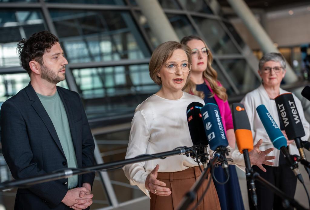 Die Grünen machen Druck auf Union und SPD. - Foto: Michael Kappeler/dpa