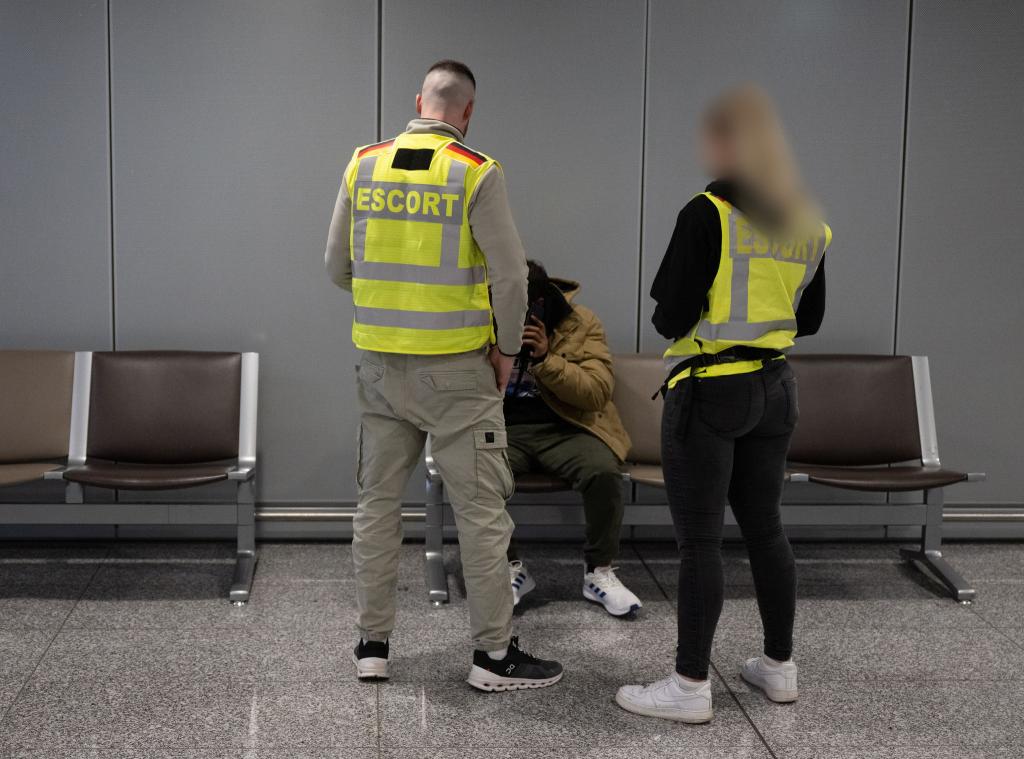 Abgelehnte Asylbewerber sollen verpflichtet werden, zu kooperieren. (Archivbild) - Foto: Boris Roessler/dpa