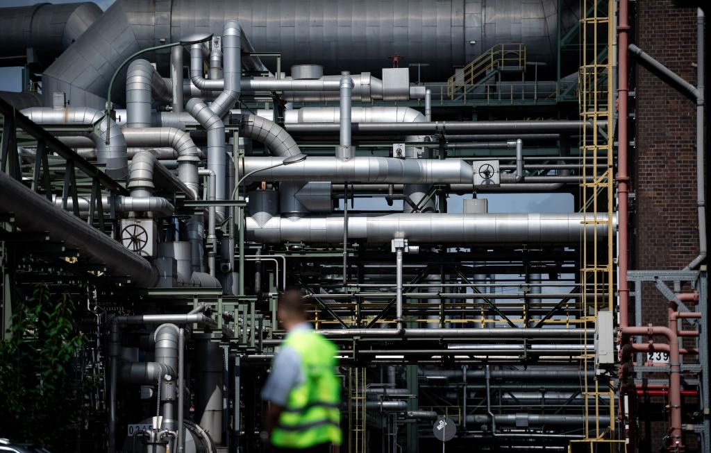 Die Chemie-Industrie hat mit gestiegenen Energiepreisen zu kämpfen. (Archivbild) - Foto: Fabian Strauch/dpa