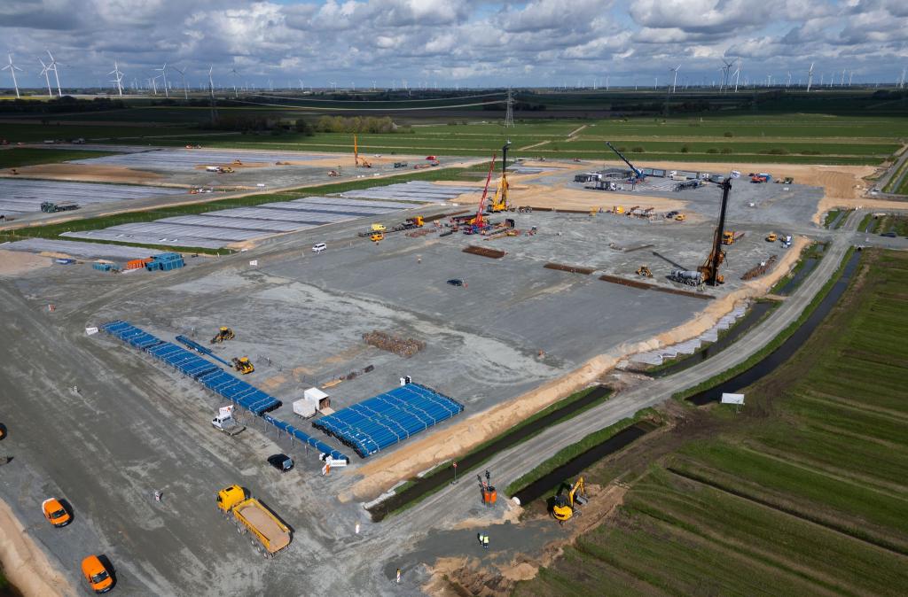 Was wird aus der geplanten Batteriefabrik in Schleswig-Holstein? (Archivbild) - Foto: Christian Charisius/dpa